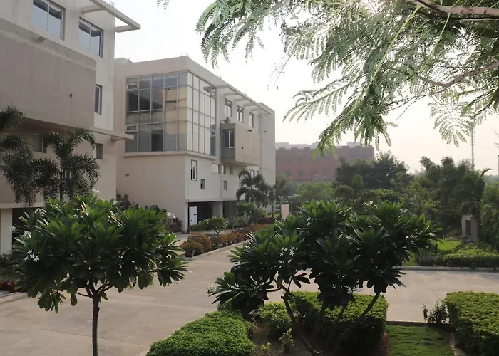 Faculty House- Cosy Lounge Near Expo Mart Hotel Greater Noida