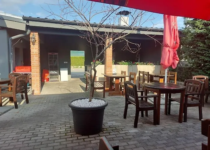 Sun-House Pension - Parkingfree Limited Spaces- Praag