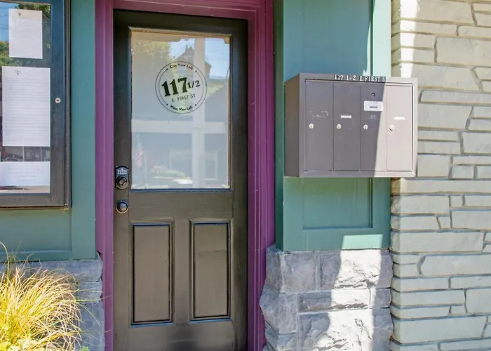 Port Angeles City View Loft