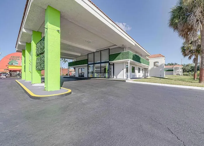Travel Lodge By Wyndham 10 Min From Disney Kissimmee