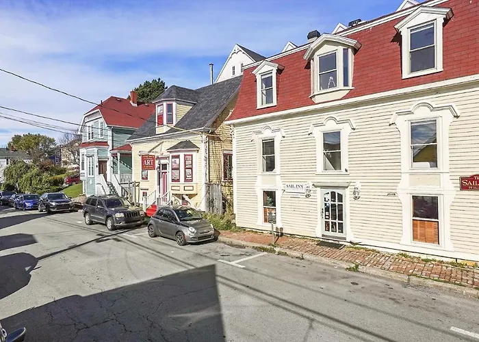 Sail Inn Lunenburg