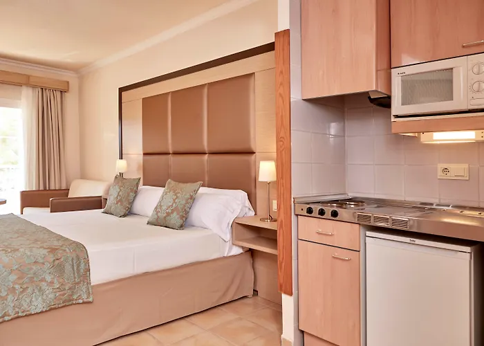 Zafiro Cala Mesquida Aparthotel