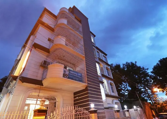 Goroomgo Hotel Manurama Ruby Kolkata