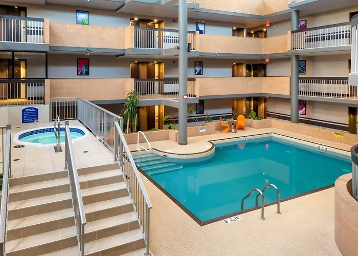 Best Western Plus Village Park Inn YYC