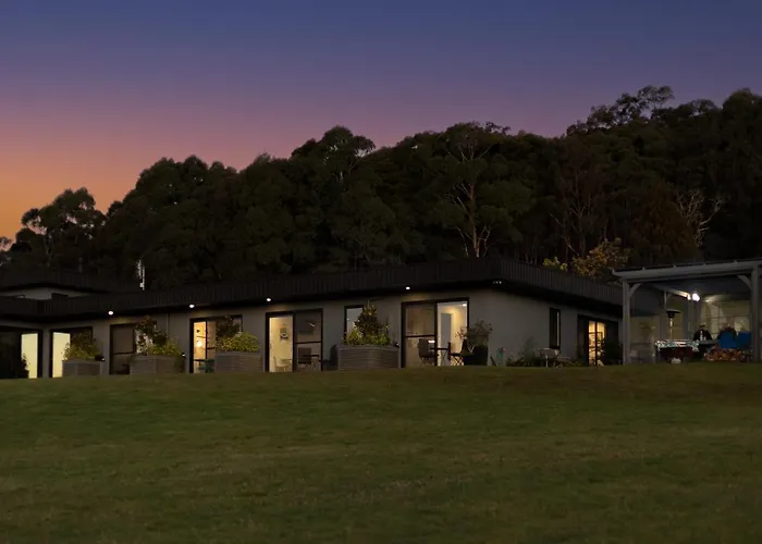 Hanging Rock Views Woodend