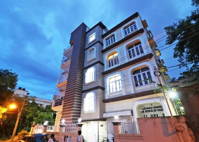 Goroomgo Hotel Manurama Ruby Kolkata