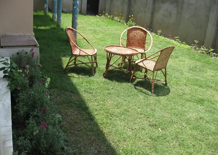 Hotel Gulistan Srinagar 