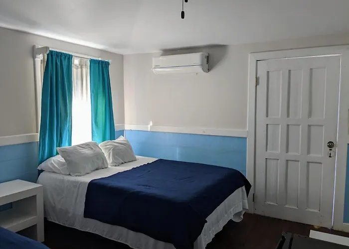 Coral Beach Village Resort Utila