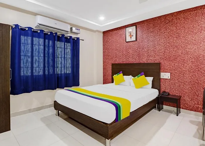 Itsy Hotels Harsha Comforts,600 Mts From Coffee Museum Chikmagalur