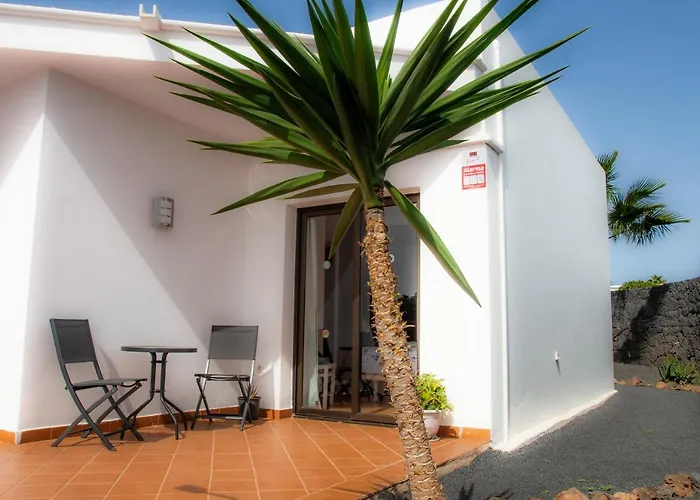 El jardín de Juanita - ROOMS Playa Blanca 