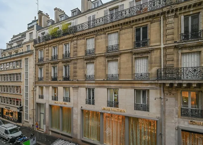 The place to be in Saint Germain des Près - Montana 2 Paris