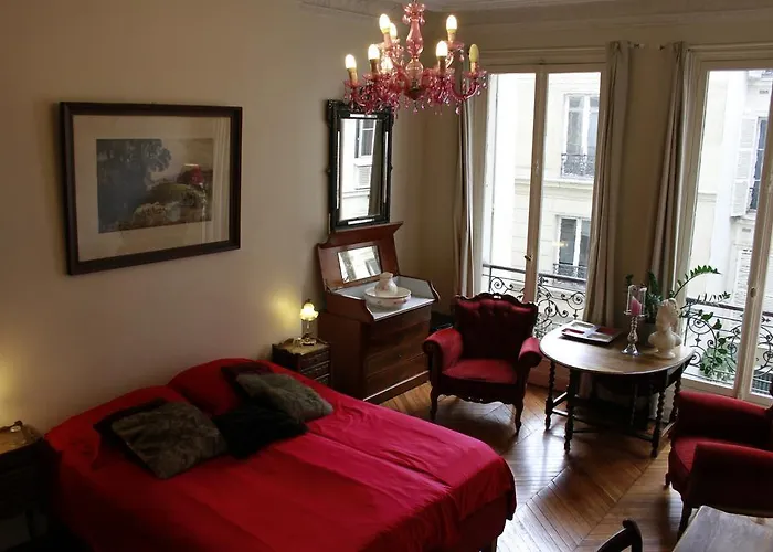 A Room In Parijs