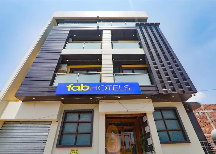 Fabhotel Saumendra Varanasi