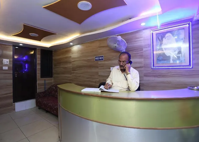 Oyo Hotel New Metro Near Phoenix United Lucknow