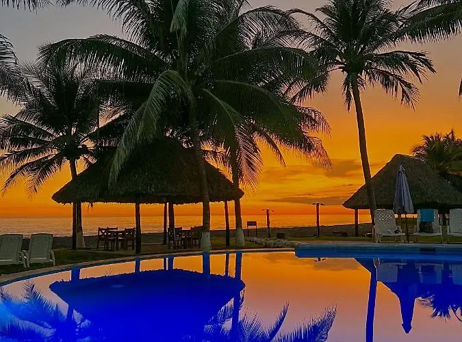 Hotel Utztzaba Monterrico