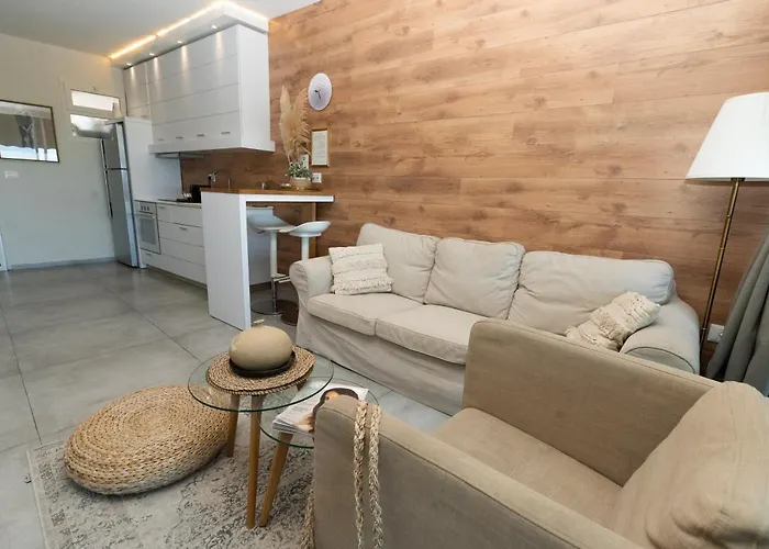 Neot Golf, Ziv'S Place Caesarea