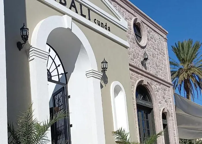 Zarbalı Cunda Otel Ayvalı