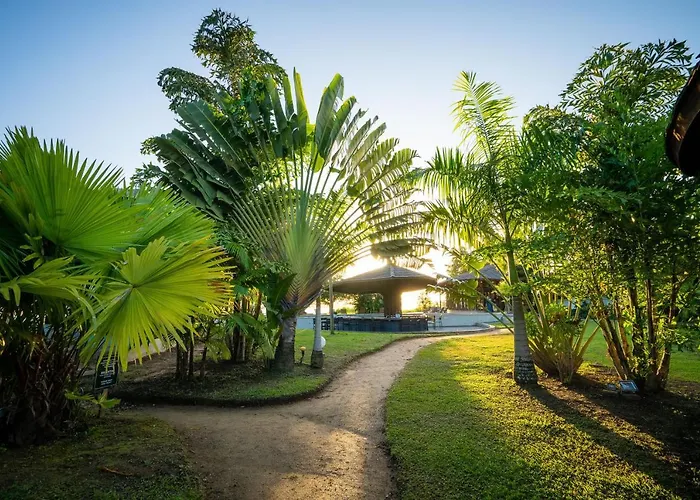 Houttuyn Wellness River Resort Paramaribo