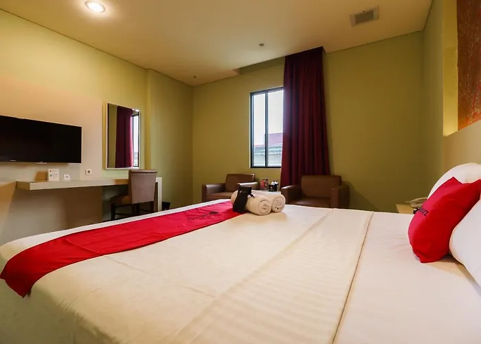 RedDoorz Plus near Dunia Fantasi Ancol Jakarta
