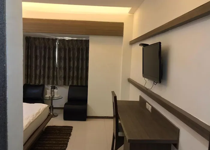 Pearl Hotel & Banquets Ahmedabad