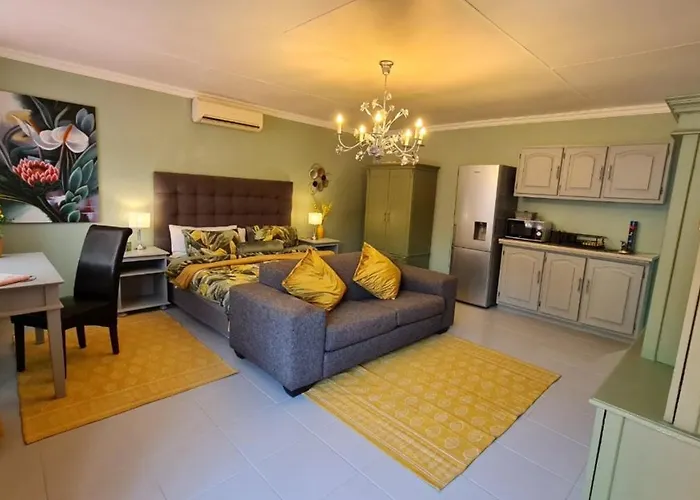 Arum Lily Guest Rooms Pretoria-Noord