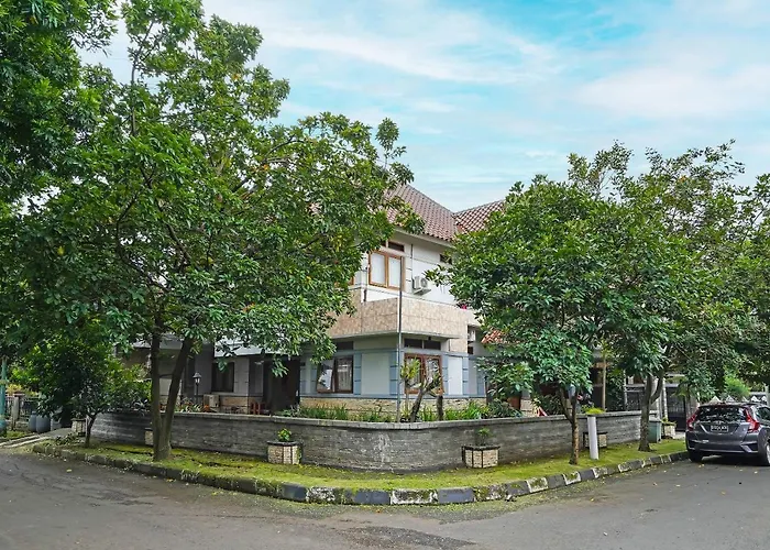 Spot On 92121 Mitra Dago Antapani Syariah Hotel Bandung