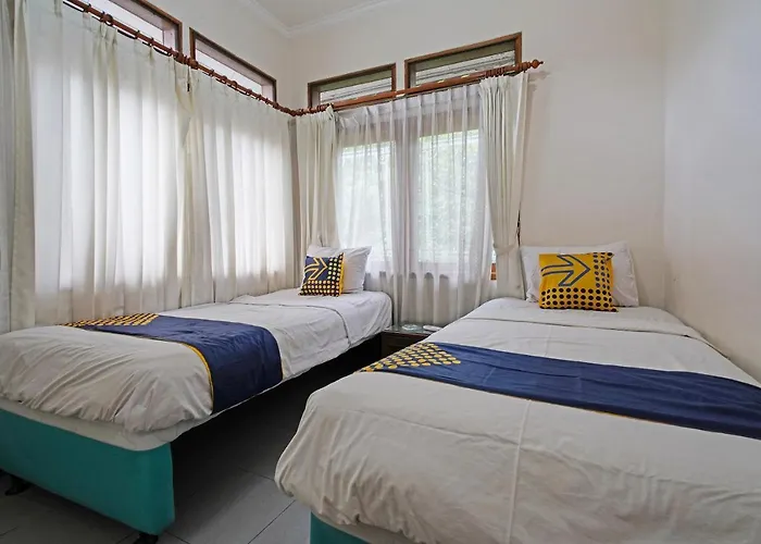 Spot On 92121 Mitra Dago Antapani Syariah Hotel Bandung