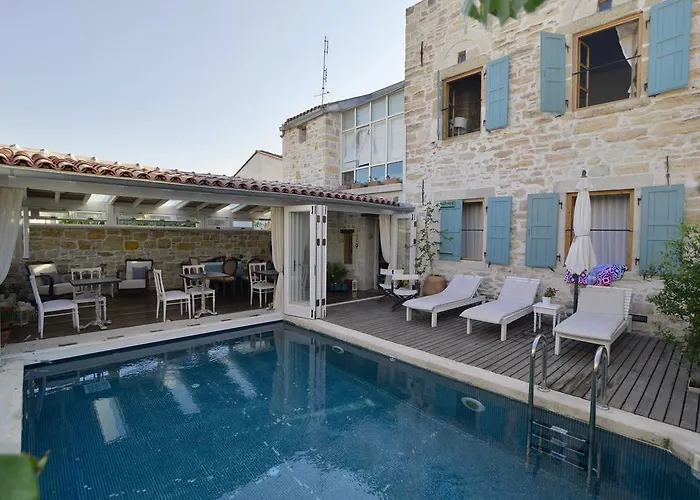 Eski Tas Hotel Çeşme