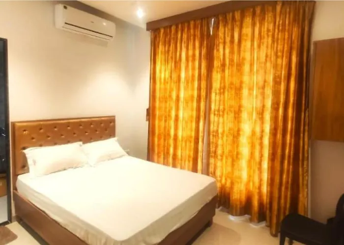 Golden Oak Lodging By Wb Inn Mumbai
