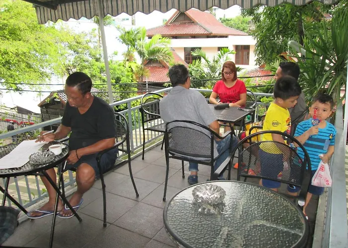 Bamboo Inn Hotel & Cafe Yakarta