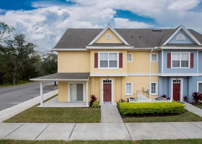 Pet Friendly House In Resort Style Condo Near Disney, 4 Pools, Hot Tub & Gym Kissimmee