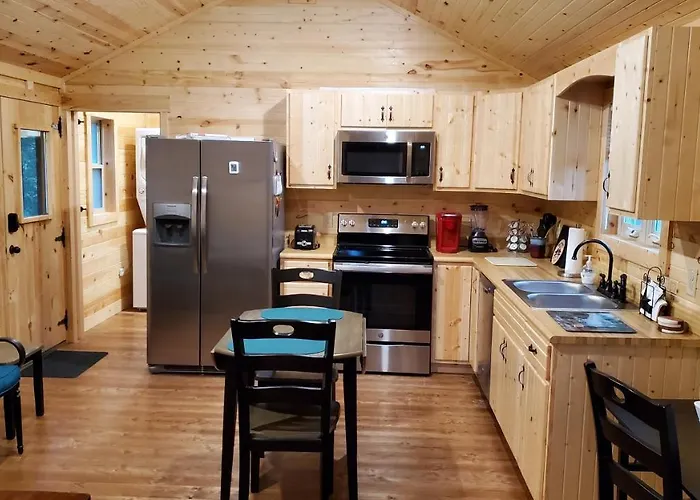 Secluded Honey Bear Log Cabin Sevierville