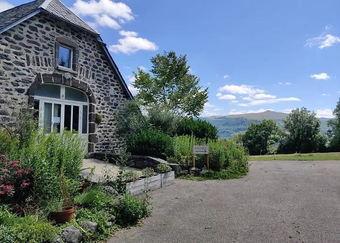 Maison d'Hôtes La Grange Salers