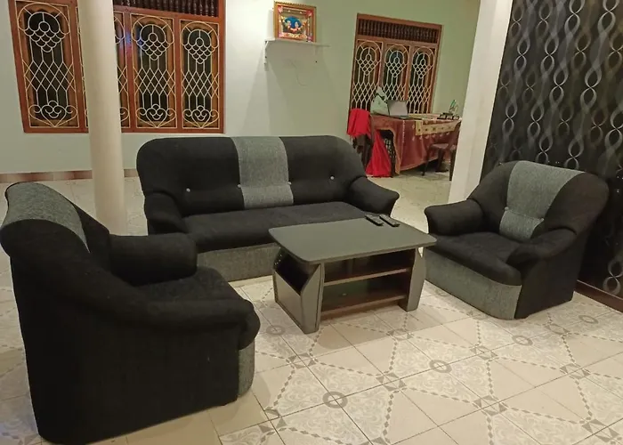 Nallur Holidays Inn Jaffna