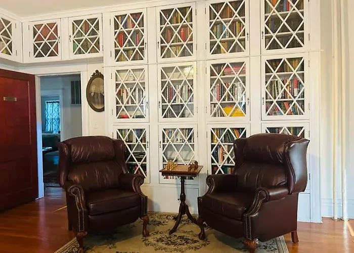 Historic 1912 Hoover House Bed And Breakfast Waynesboro