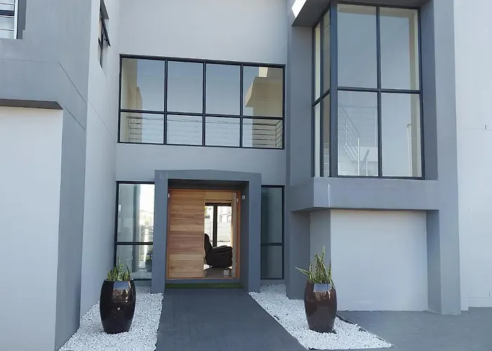 Lnd Guest House Bloubergstrand