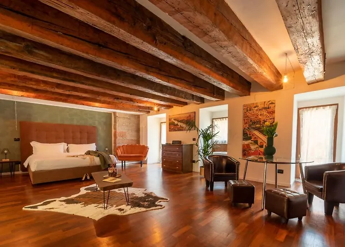 Hotel Aurelia Luxury - Piazza Delle Erbe Verona