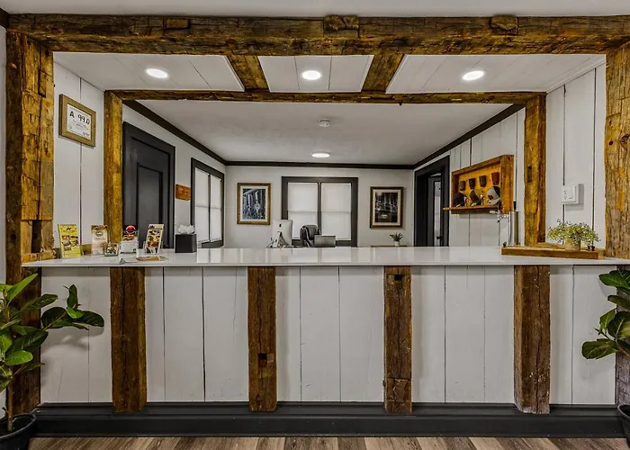 The Wells Cashiers Hotel