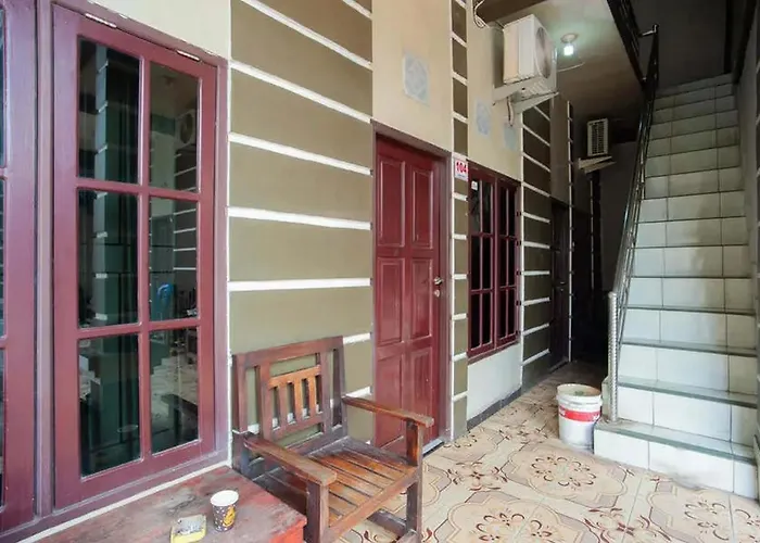 RedDoorz at KM 5 Palembang Hotel