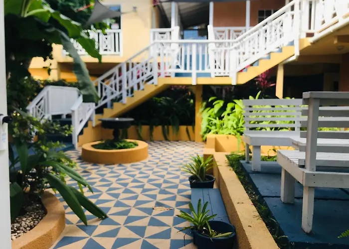 Moxons Beach Club Boscobel