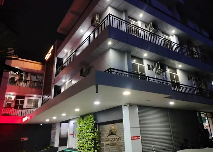 Kings Fort Rooms Thrippunithura Kochi