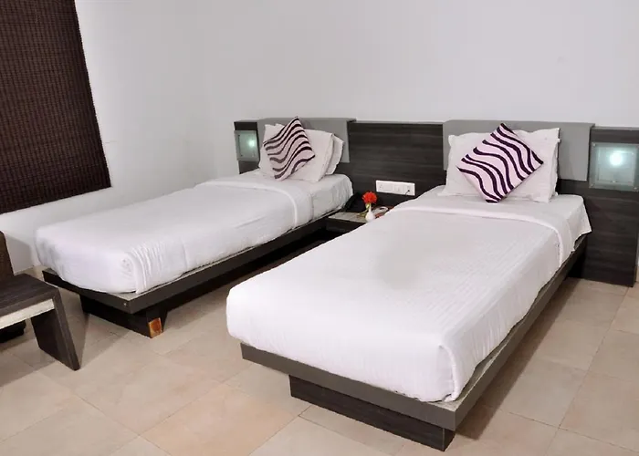 Hotel Palm Shore Palakkad