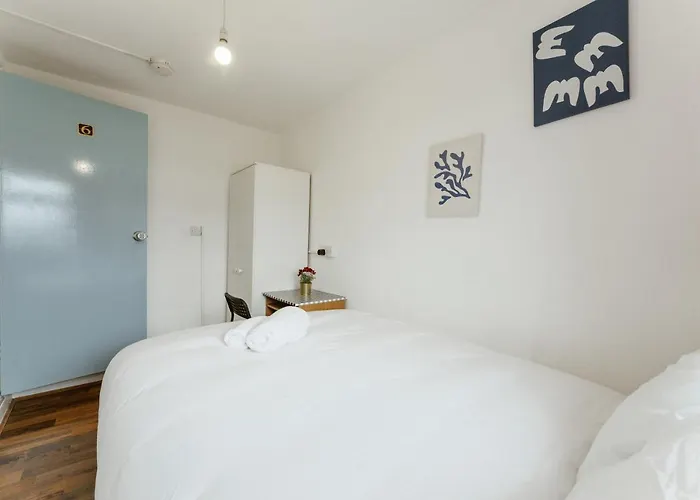 Upton Park Bedrooms 25 Min To Central Londen
