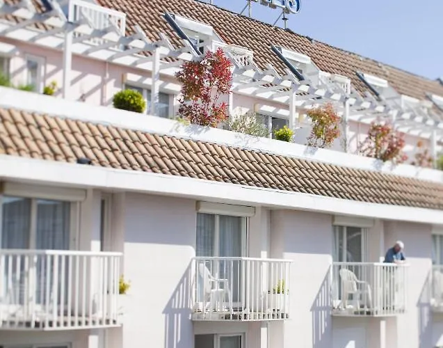 Hotel Thermes Les Ecureuils-integré aux thermes Dax