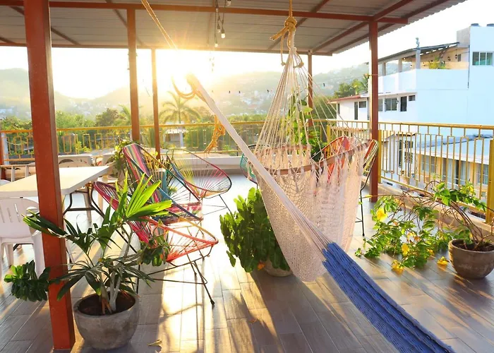 Hotel Casa Mandarine , Amazing Private Rooms W Balcony, Rooftop, Hammocks, Ac, Smartv, 100Mbs! Zihuatanejo