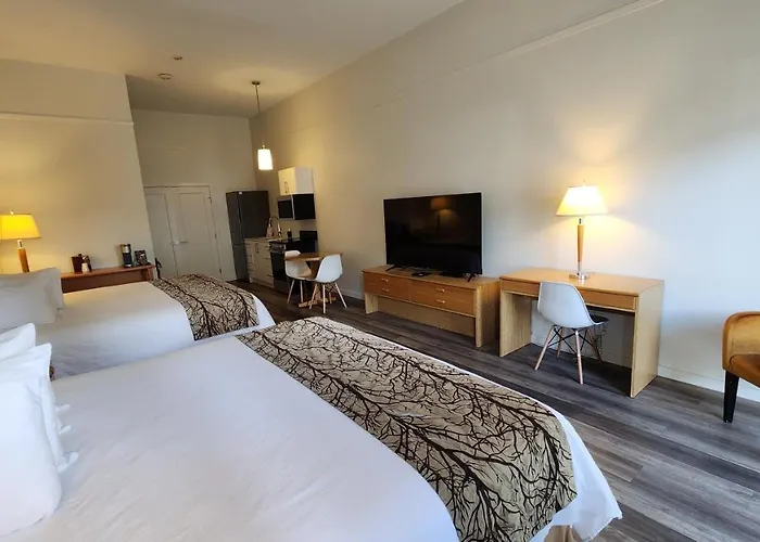 The Cedars Inn Hotel & Convention Centre Gibsons