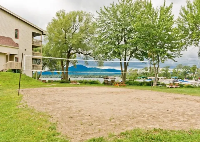 Magog Waterfront Condo