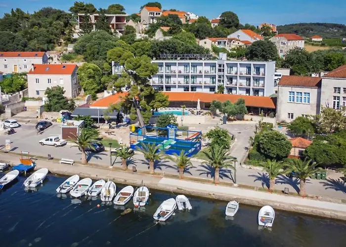 Hotel Lumbarda