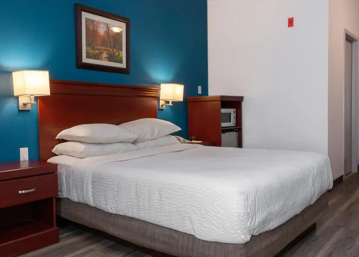 Premier Inn & Suites - Downtown Hamilton