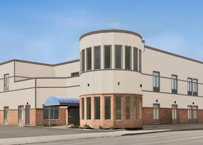 Premier Inn & Suites - Downtown Hamilton
